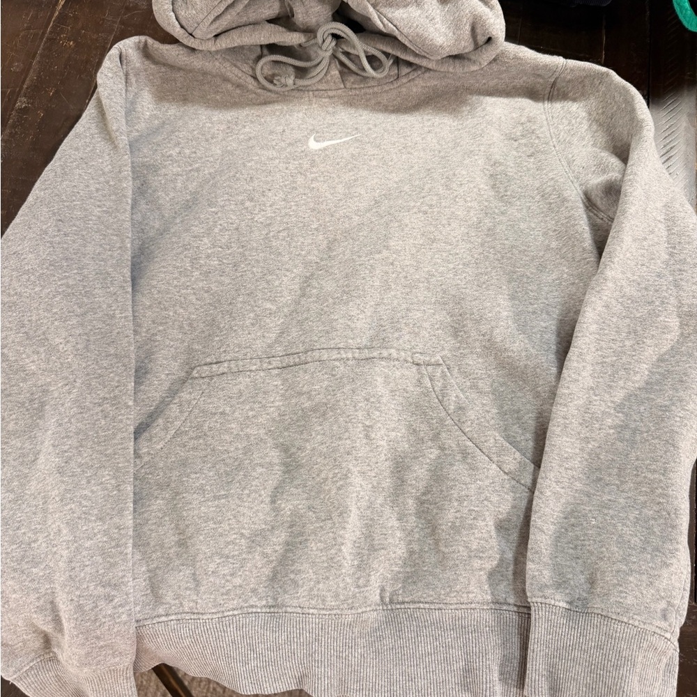 Nike Women's Light Gray Pullover Hoodie with White Swoosh